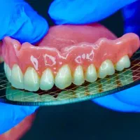 لابراتوار پروتزهای دندانی متحرک در یزد|آرایشی، بهداشتی، درمانی|آباده, |دیوار