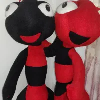 دو عدد عروسک مورچه