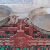 ترازوی قدیمی