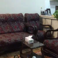 یک دست مبل چوبی ۸ نفره با چوب تمیز وخوب