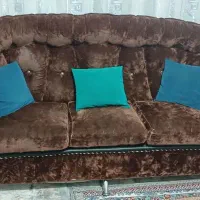 فروشی مبل هفت نفره وعدد قالی ۱۲متری نهبندان