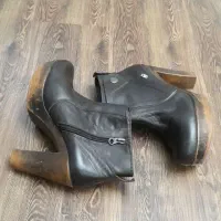 نیم بوت چرم