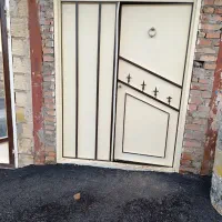 درب حیاط سنگین