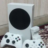 ایکس باکس سری اس با دو دسته و شارژر اصلی|کنسول، بازی ویدئویی و آنلاین|شیراز, شهرک سراج‎|دیوار