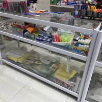 ویترین شیشه ای پیشخوان