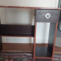 میزتحریر و کامپیوتر