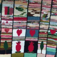 قالی دستباف اصفهانی