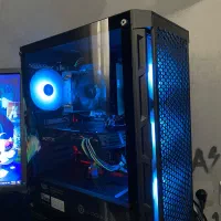 کامپیوتر گیمینگ کامل با مانیتور و موس و کیبورد