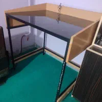 میز تحریر چوبی و آهنی