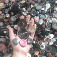 دکمه های رنگارنگ ویک رنگ|لوازم خیاطی و بافتنی|زرندیه, |دیوار