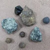 شهاب سنگ جذب اهنربا وچگالی بالا