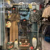 فروشنده خانم پاساژ دلگشا