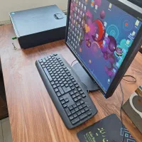 به یک منشی خانم برای شرکت پخش