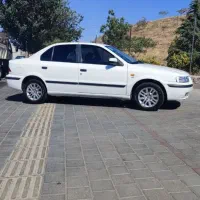 راننده با ماشین سواری