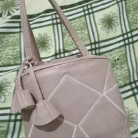 کیف کرم رنگ در حد نو مجلسی