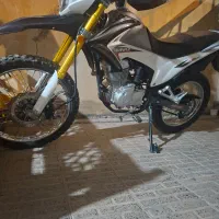 موتور تریل ۲۰۰ پرواز