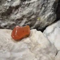 سنگ قیمتی عقیق سرخ