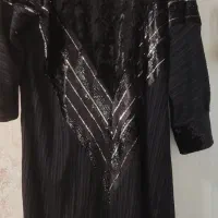 2 عدد مانتو زنانه مشکی کاملا سالم و نو