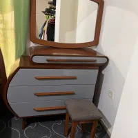 میزآرایش و آینه