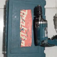 دوعدد دریل ما کیتا و چکشی|ابزارآلات|صحنه, |دیوار