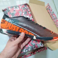 سه جفت کفش فوتسالی