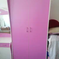 تخت خواب و کمد