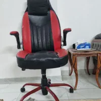 صندلی  سالم و تمیز کارکرده