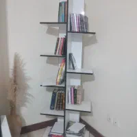 کتابخونه ومیزناهارخوری