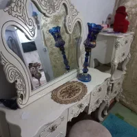 یک عدد میز کنسول