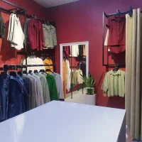 فروش دکور مغازه در حد نو