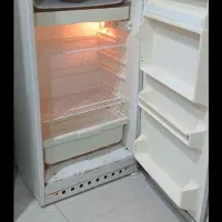 یخچال بدونه موتور وتعدادی وسایل داخل فریزرویخچال|یخچال و فریزر|اصفهان, ابر|دیوار