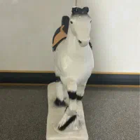 مجسمه اسب گچی