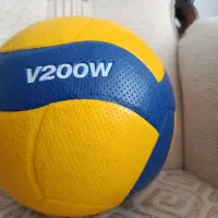 توپ والیبال