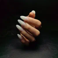 خدمات کاشت ناخن