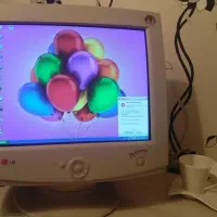 کامپیوتر رومیزی قدیمی (کیس و مانیتور و صفحه کلید)|رایانه رومیزی|همدان, |دیوار