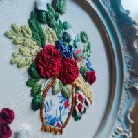 کار تزیین و گلدوزی