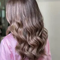 رنگ مو  ترکیبی و تخصصی|خدمات آرایشگری و زیبایی|بروجن, |دیوار