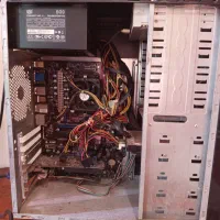 کامپیوتر|رایانه رومیزی|کیش, |دیوار