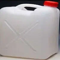 بشکه های آب  و کنسرو اضافه