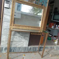 میز و آینه