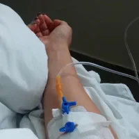 تزریقات و سرم‌تراپی در منزل، آسوده و بی‌دردسر|خدمات آرایشگری و زیبایی|تهران, سعادت‌آباد|دیوار