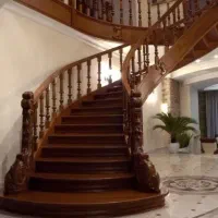 اجرای پله گرد دوبلکس تمام چوب و رنگکاری پلی اورتان