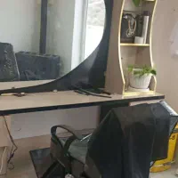 صندلی آرایشگاه و آینه دکور