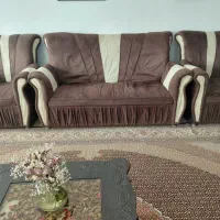 مبل ۷ نفره و میز بزرگ و ۴ عدد عسلی