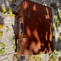 چمدان قدیمی|کلکسیون اشیاء عتیقه|سیستان, |دیوار