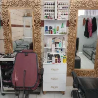 آیینه وصندلی آرایشگاه زنانه|آرایشگاه و سالن‌های زیبایی|چناران, |دیوار