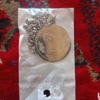 یک عدد پلاک با زنجیر