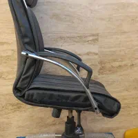 صندلی مدیریت|مبلمان اداری|میانه, |دیوار