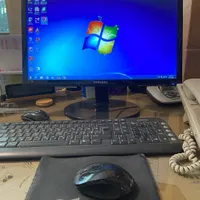 راننده با اتومبیل مدل بالا ، متاهل با ظاهر آراسته.