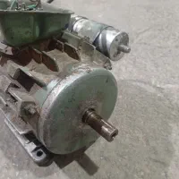 ۲عدینام نیمه اسب هردو باهم۴تومن
